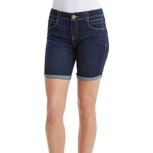 Democracy 7 Ab Solution Shorts